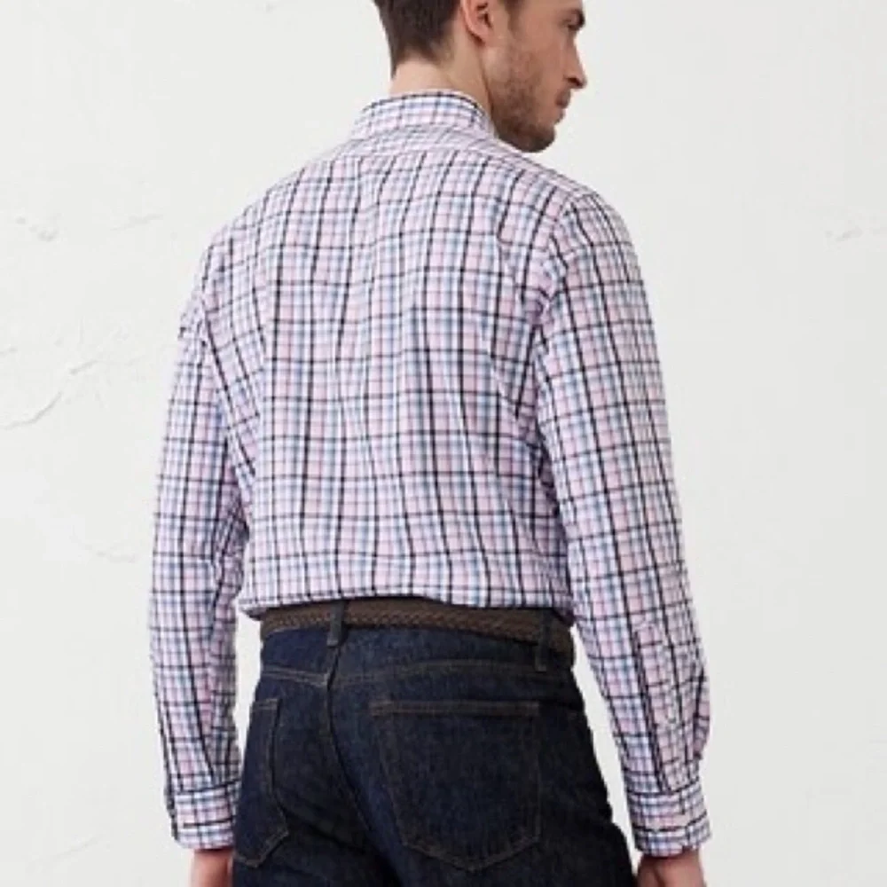 Banana Republic Blue and White Casual Button Down Shirt